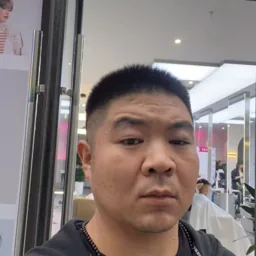李昂