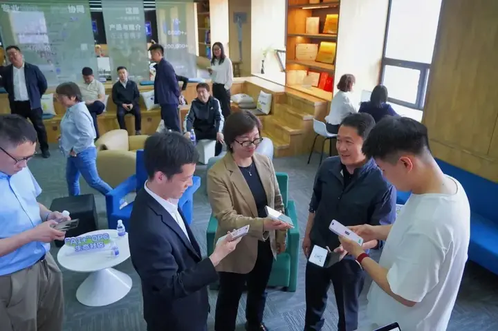 以生态聚人、以平台聚企、以场景聚产业｜本溪市数据局一行走进沈阳AI+OPC生态社区 配图 13